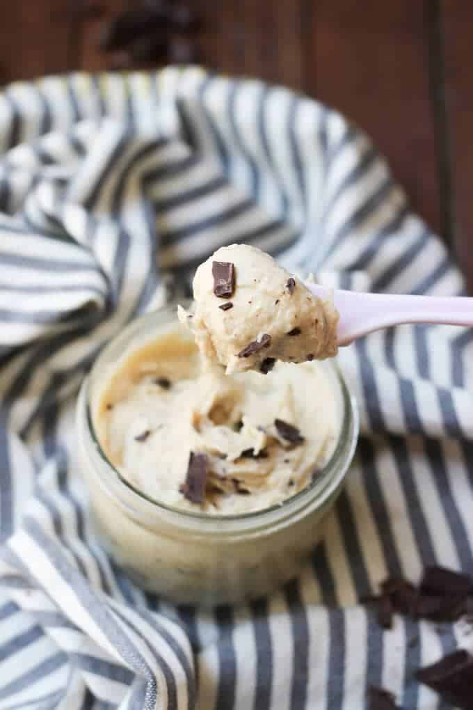Paleo Edible Chocolate Chip Cookie Dough - 5 minutes is all you need!