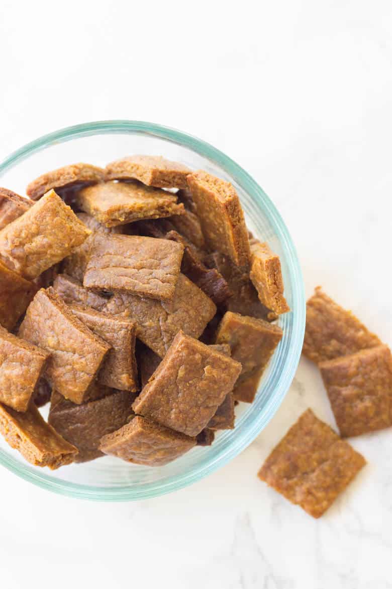 Paleo Cheez-Its in a bowl