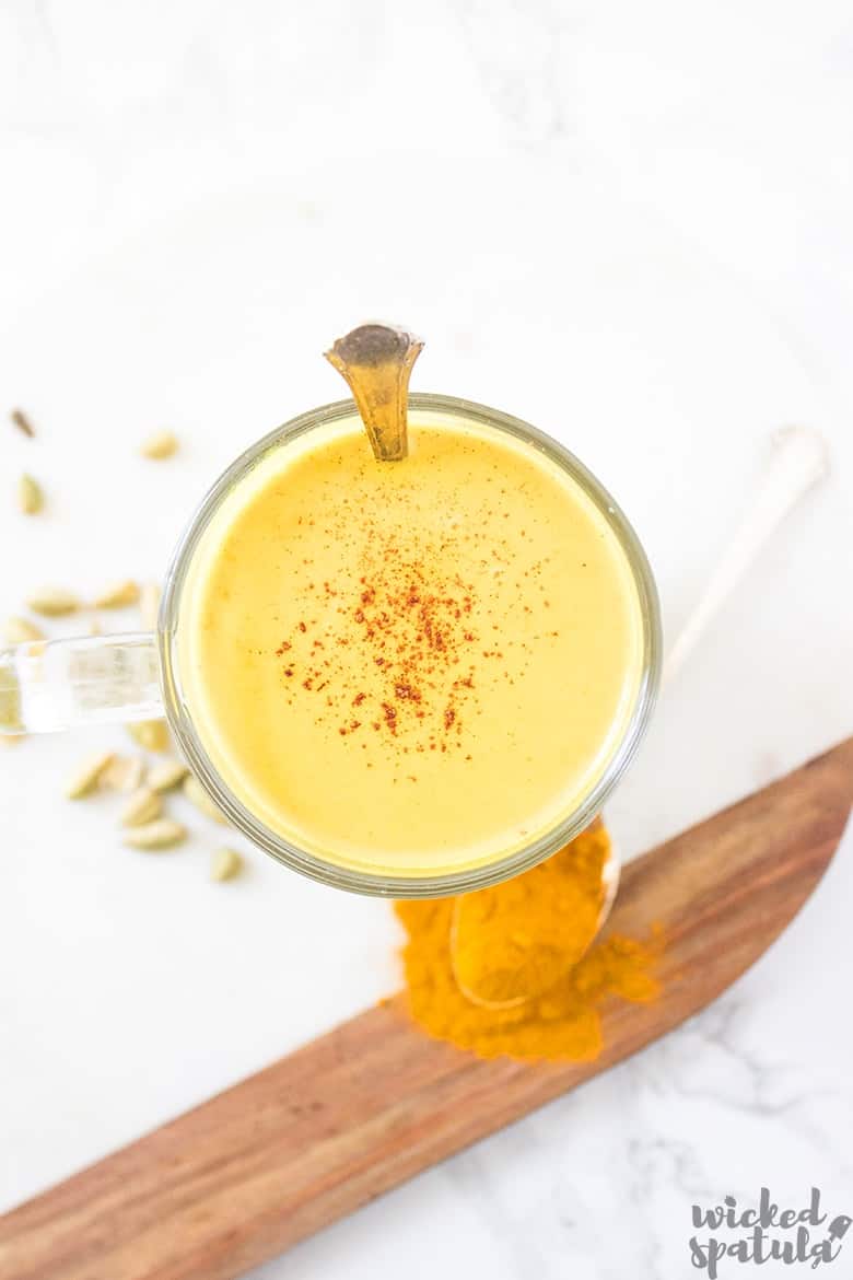 easy turmeric latte in a mug