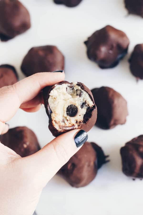 These Cookie Dough Truffles are totally easy to make and they're grain-free and refined sugar free! Perfect for the holidays!