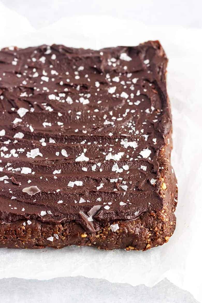 Vegan Raw Brownies Recipe - Brownies before cutting