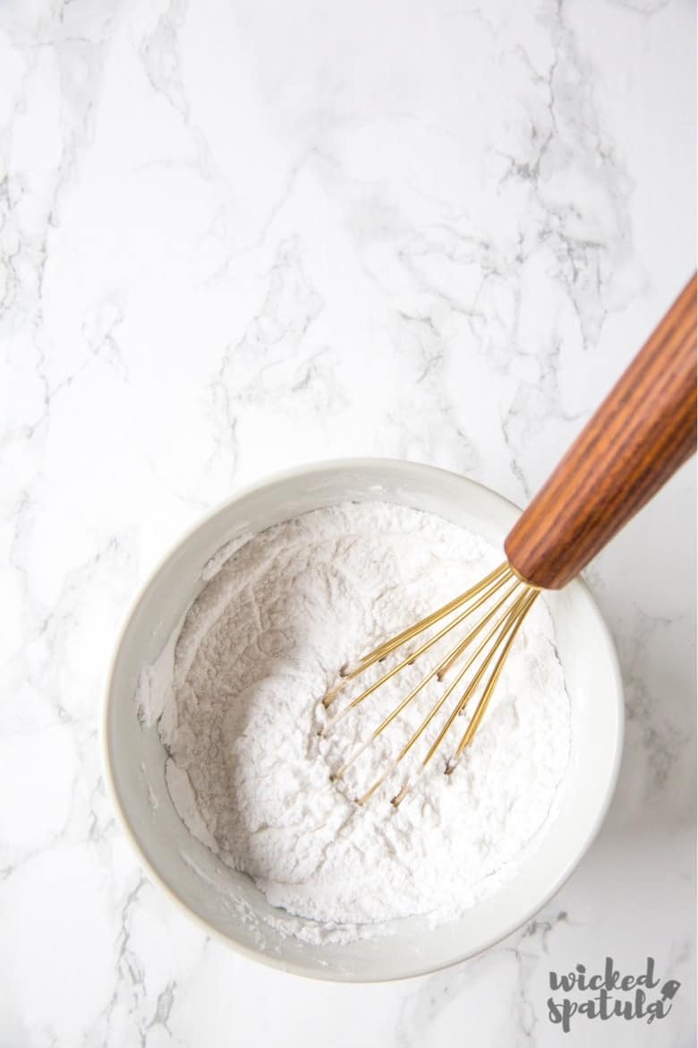 grain-free paleo baking powder in a white bowl