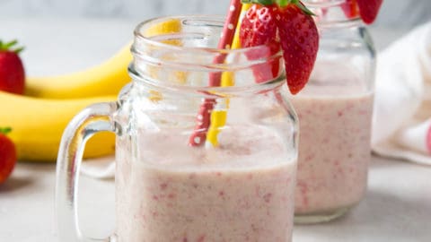 Easy strawberry banana smoothies!