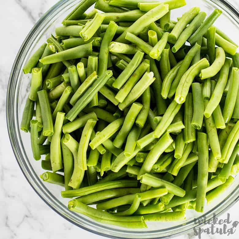 green beans in bowl to cook